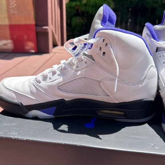 These shoes are like new with box. Used 3 times in great condition. - Picture 3 of 6